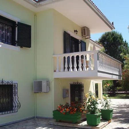 Finikes Kefalonia Számi