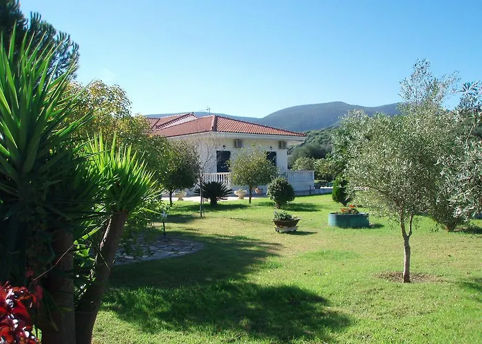 Finikes Kefalonia Sami (Kefalonia)