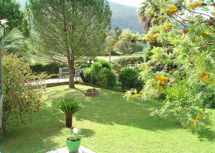 Finikes Kefalonia Sami (Kefalonia)