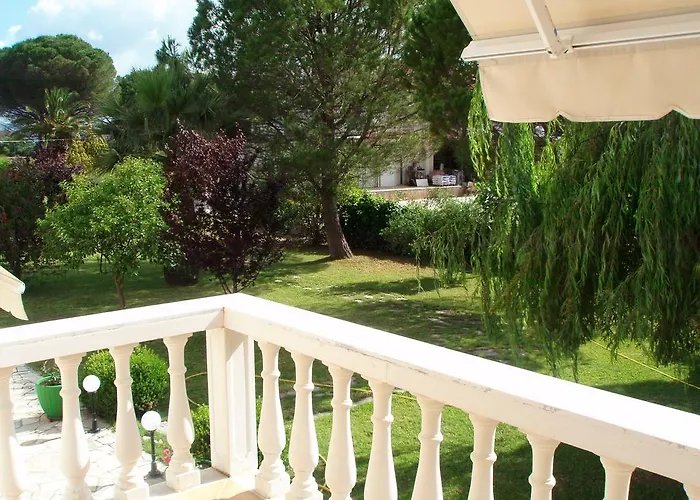 Finikes Kefalonia Sami (Kefalonia)